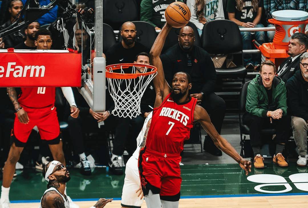 中欧体育赛事数据-关于清晨突围战来临，密尔沃基雄鹿围绕CBA季后赛回应争议，质疑声仍在，更衣室氛围转暖的信息