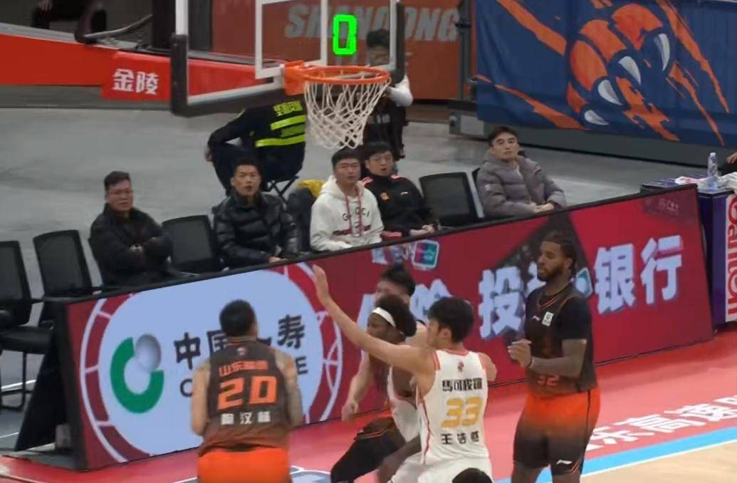 中欧体育赛事数据-赛地聚焦：CBA常规赛国际比赛日热度飙升；山东男篮强势反弹；管理层满意；身体对抗强度拉满的简单介绍