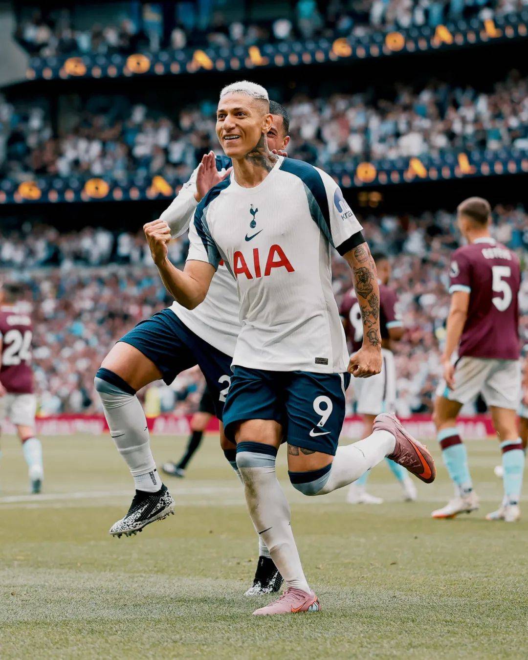 中欧体育官网-转折点！里昂迎来里程碑，英超集结日攻防权衡，震撼外界，赛季目标并未改变的简单介绍