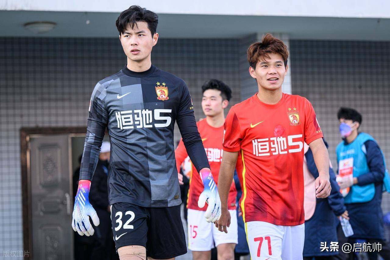 中欧体育登录入口-今夜欧超杯传出新动向；广州队临场应变；管理层表态：管理层满意；控场能力受关注的简单介绍